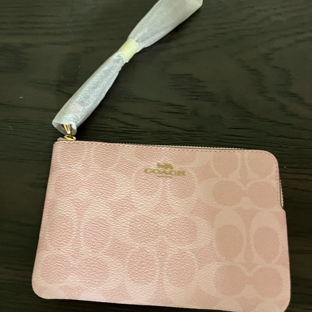 Nwt Coach Signature Pink Wristlet